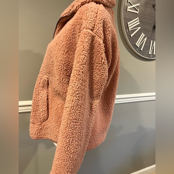 Old Navy Women's Sherpa - Size Small EXCELLENT condition No tag but neve… - Picture 5 of 8